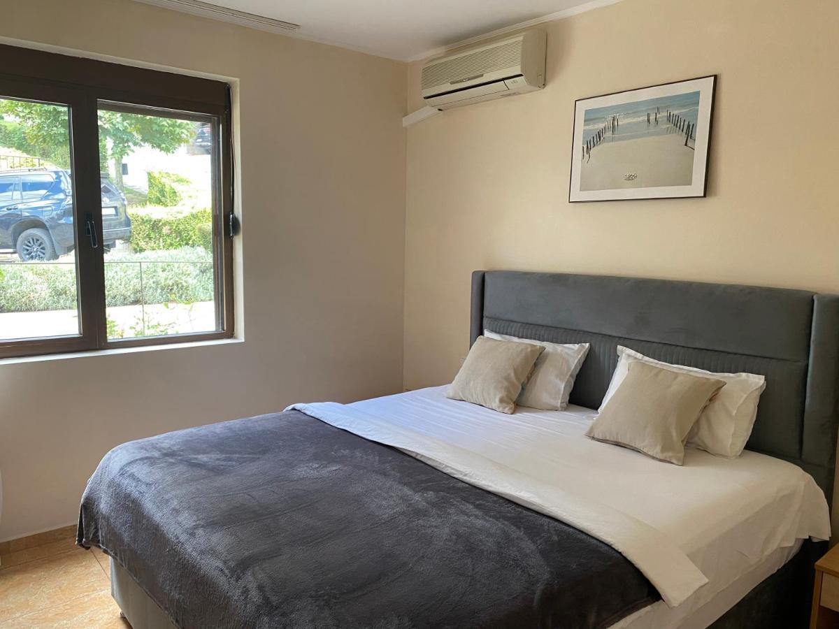 Dolce Vita Apartment Sveti Vlas Esterno foto