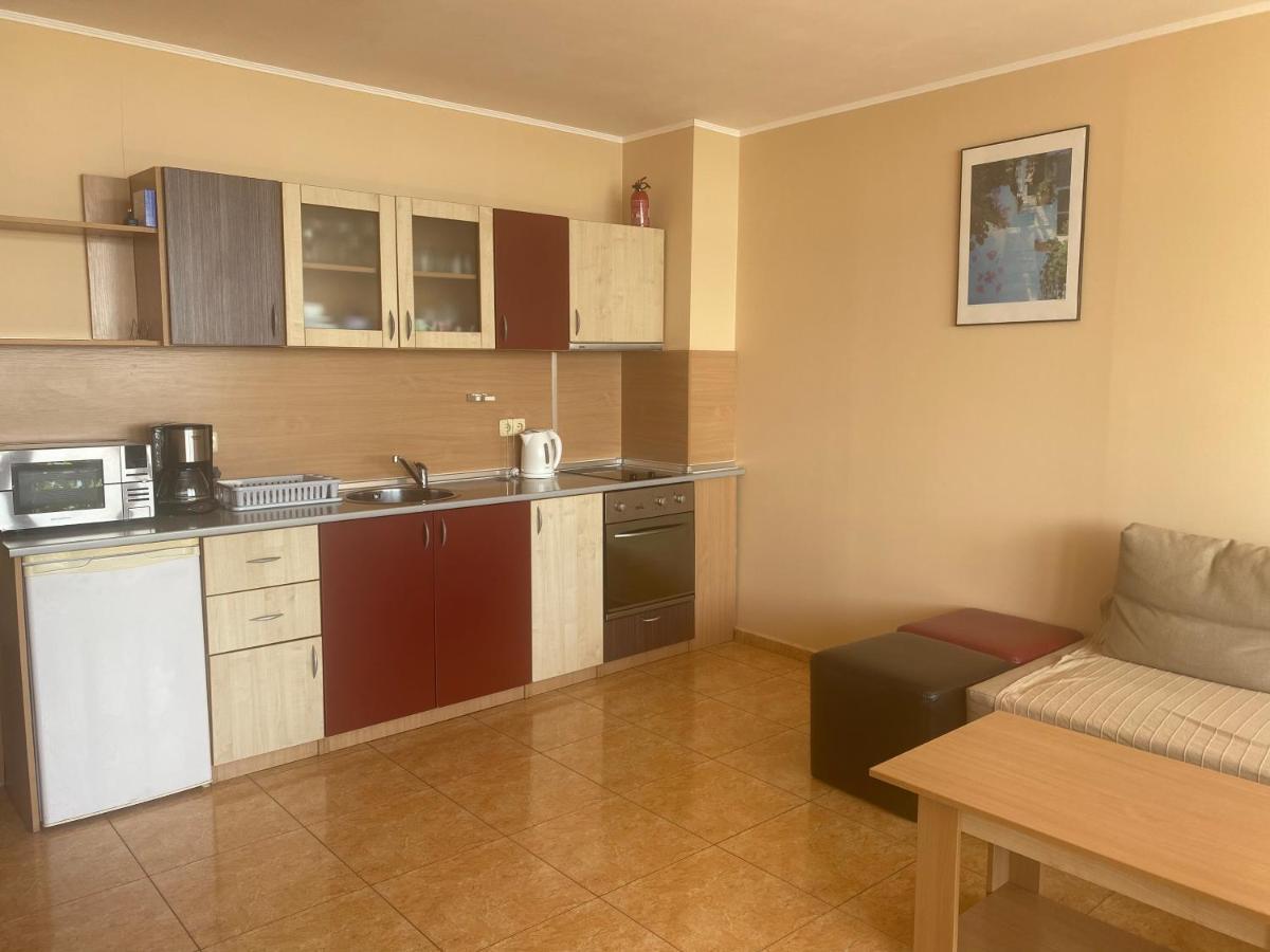 Dolce Vita Apartment Sveti Vlas Esterno foto